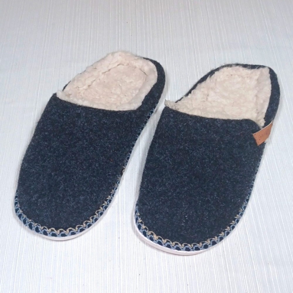 Sz 5-6 GAA HUU Gray Fleece-lined Scuffs/Slippers